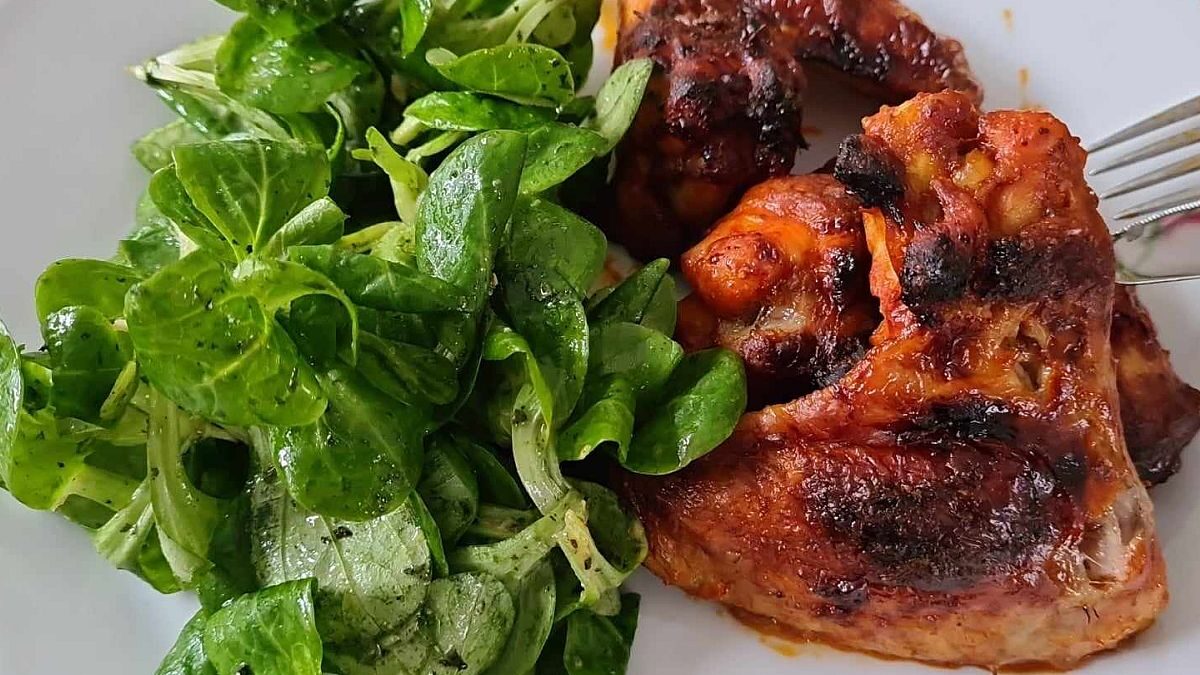 Chicken Wings mit Feldsalat